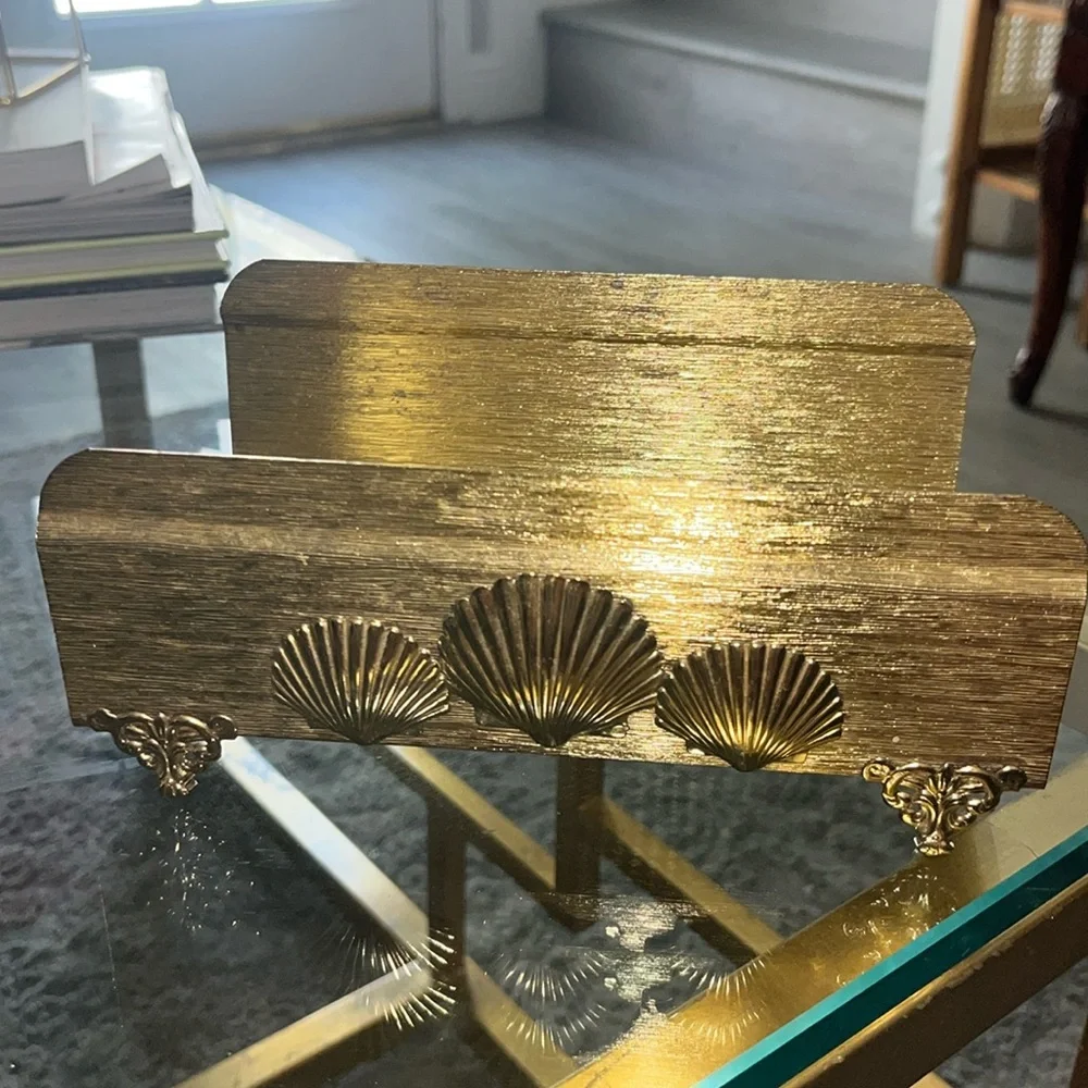 Vintage tissue holder